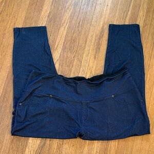 Ruby Ribbon Jegging Leggings with Real Back Pockets on Dark Denim